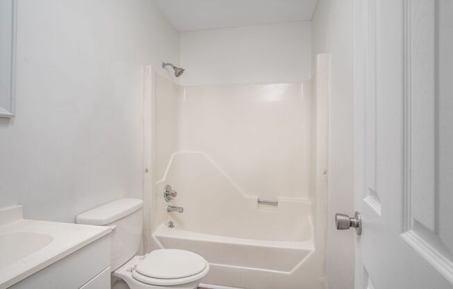 2 beds, 1 bath, $950, Unit Unit 4317