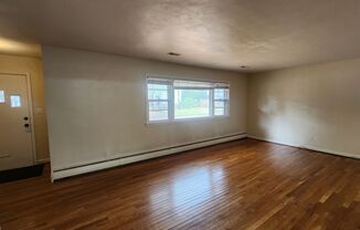 2 beds, 1 bath, $2,100