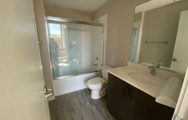 1 bed, 1 bath, 655 sqft, $1,295, Unit 236