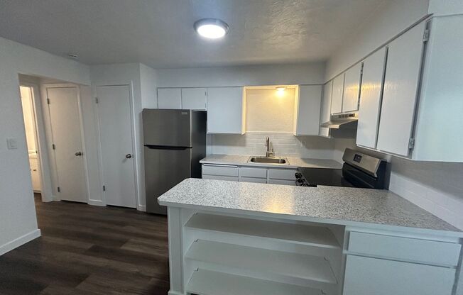 1 bed, 1 bath, $925, Unit Unit 4