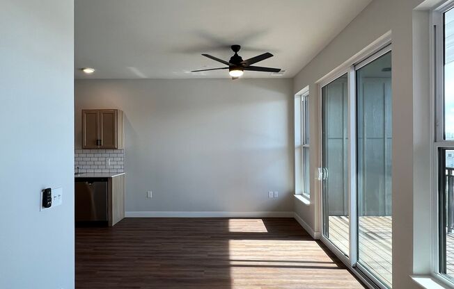 Studio, 1 bath, 532 sqft, $1,375, Unit WR 305-203