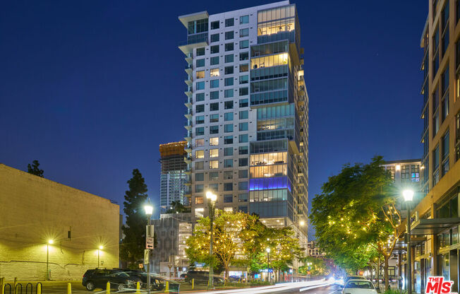 1 bed, 1 bath, 840 sqft, $3,300, Unit 1908