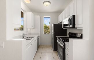 ✨ Spacious 2 Bedroom / 2 Bath Condo in Sabre Springs! ✨