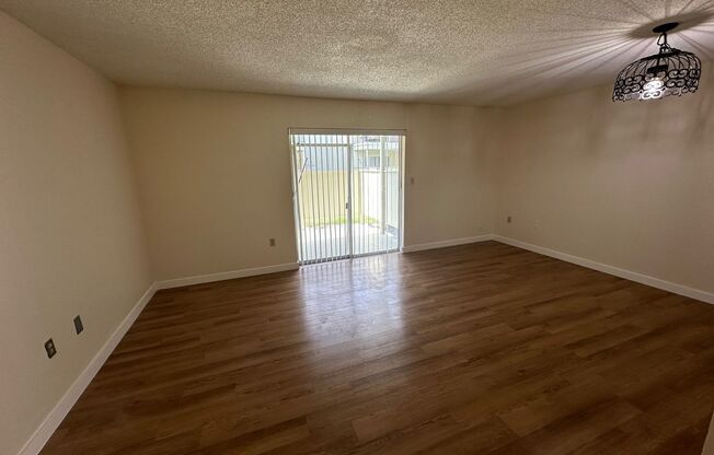 1 Bedroom/1 Bathroom Near Lake Underhill!!!