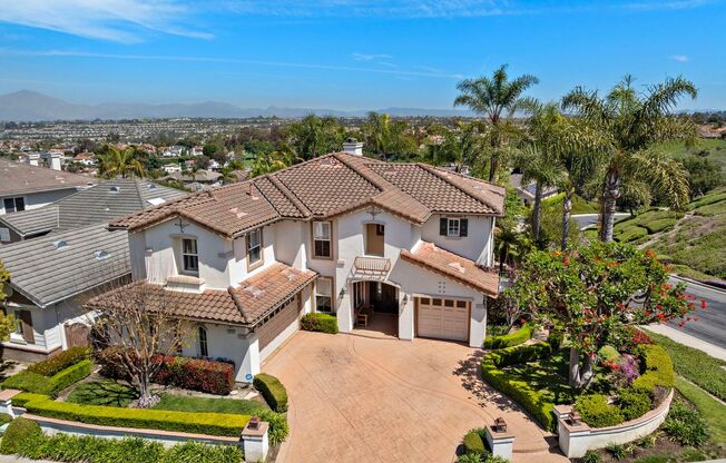 Spectacular Hilltop Estate with Panoramic Views in Prestigious Hillcrest Estates