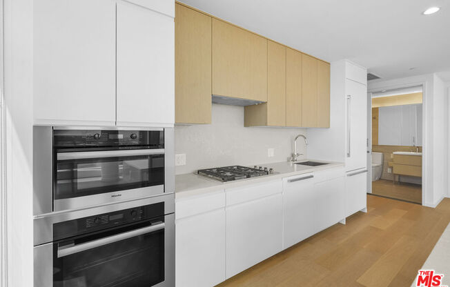 2 beds, 2 baths, 1,305 sqft, $4,800, Unit 2811