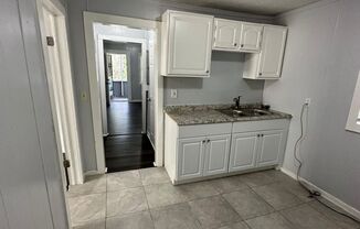 2 beds, 1 bath, $1,100