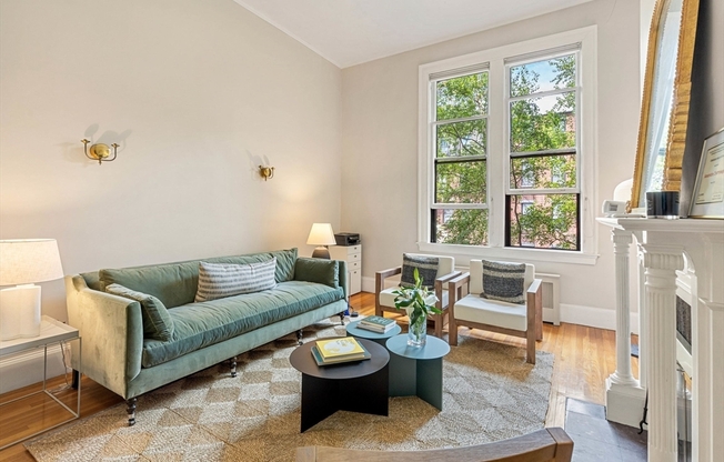 207 COMMONWEALTH AVE