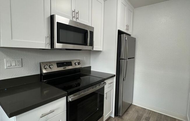 2 beds, 2 baths, 890 sqft, $3,195, Unit 777-287