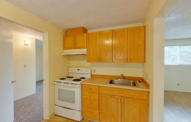 2 beds, 1 bath, $1,200, Unit 6