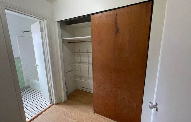 Studio, 1 bath, 487 sqft, $1,300, Unit Fifth 304