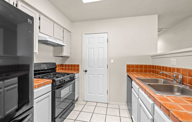 2 beds, 2 baths, $1,695