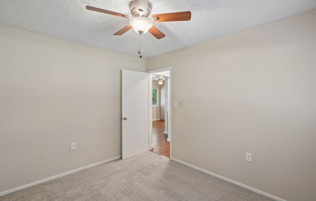 2 beds, 1 bath, 850 sqft, $1,600, Unit 4552
