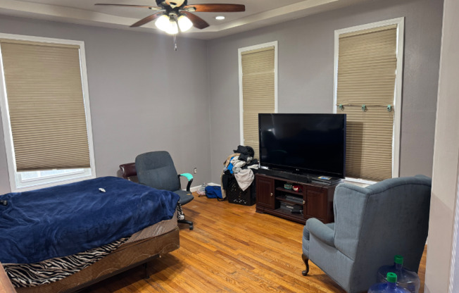 2214 MCCAUSLAND