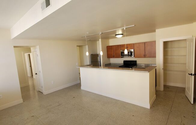 1 bed, 1 bath, 741 sqft, $1,349, Unit 10-05