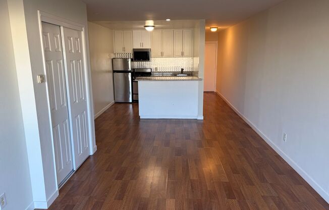 Remodeled Studio in the Haight**Elevator Building with Laundry**Open House**Sat/Sun 1:30-2:30**