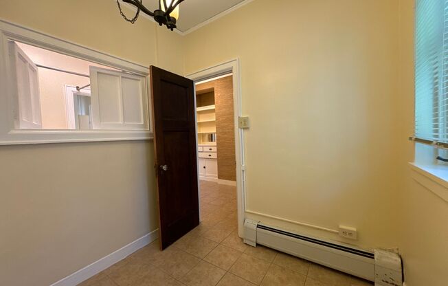 1 bed, 1 bath, 605 sqft, $1,250, Unit B-12