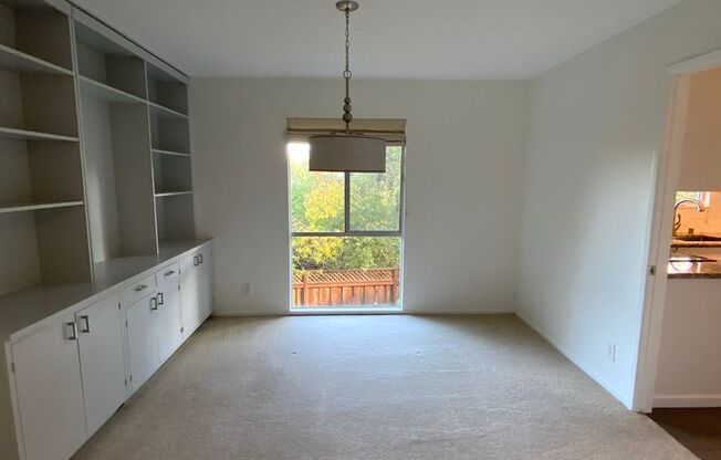 Elegant Remodeled 3BR Condominium in Sharon Heights