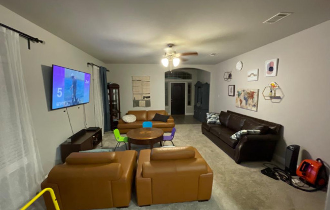 632 REDWOOD DR