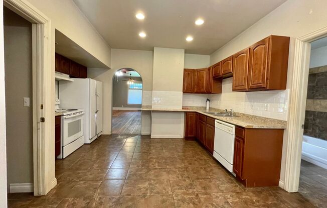 AVAILABLE NOW! Move-In Special! Half Off First Month’s Rent!