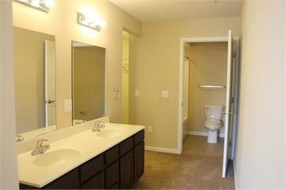 2 beds, 2 baths, 1,250 sqft, $1,066, Unit 119