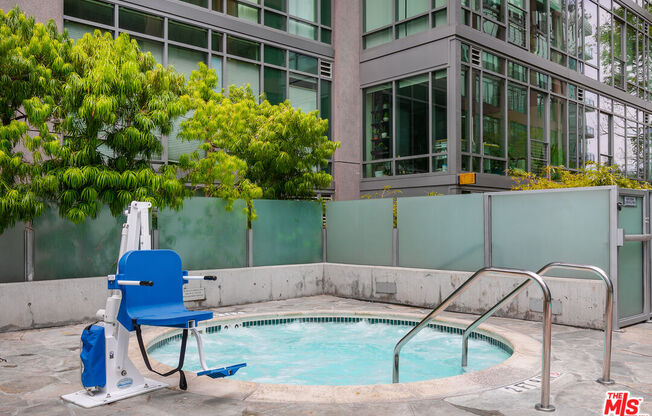 1 bed, 1 bath, 860 sqft, $3,200, Unit 407