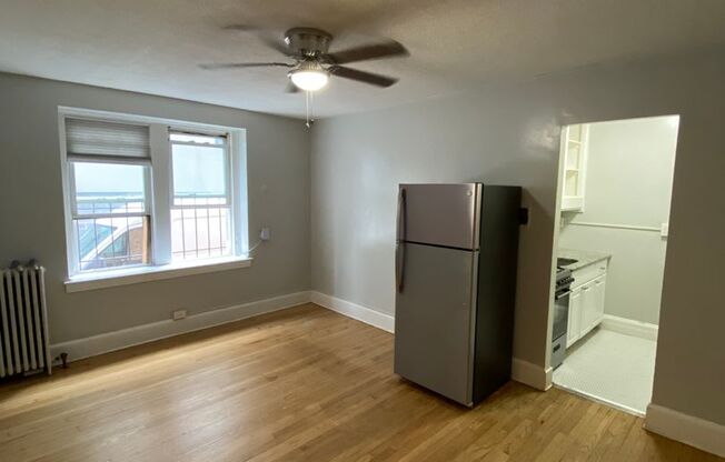 Studio, 1 bath, 300 sqft, $1,395, Unit Unit 108