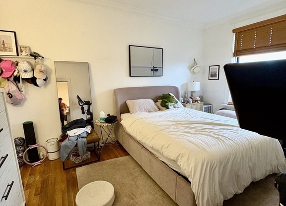 1 bed, 1 bath, 620 sqft, $4,080, Unit 61