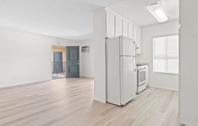 2 beds, 1 bath, 770 sqft, $2,095, Unit 21