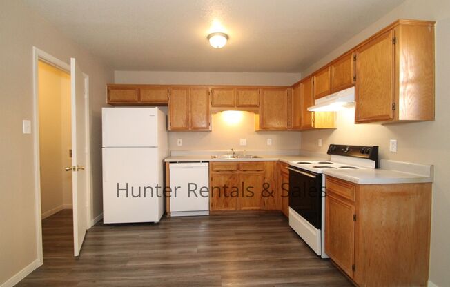 2 beds, 1.5 baths, $875