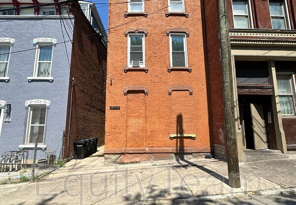 2153 LOTH ST