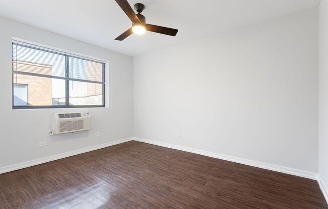 2 beds, 1 bath, 675 sqft, $2,450, Unit 201