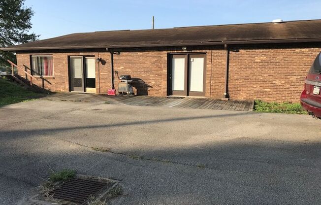 One Bedroom ground level apartment in Evans City area