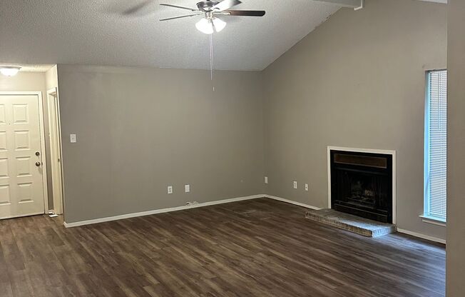 810 Faircreek