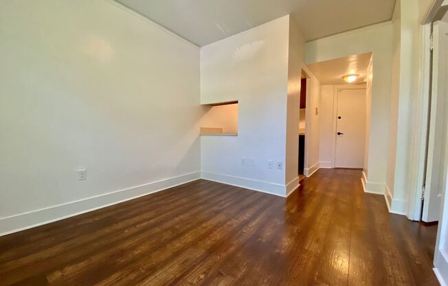 1 bed, 1 bath, 351 sqft, $1,350, Unit 506