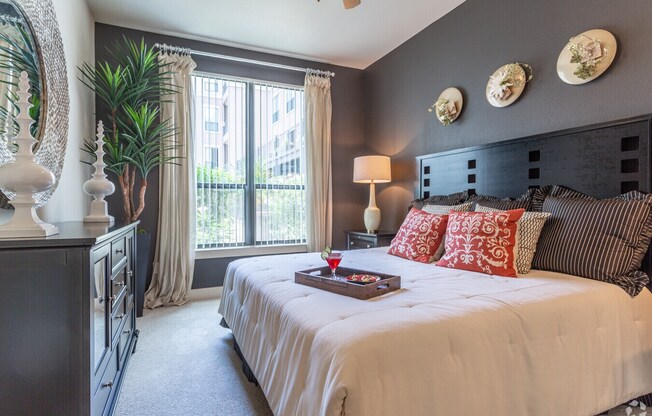 2424 Sawyer Heights Street