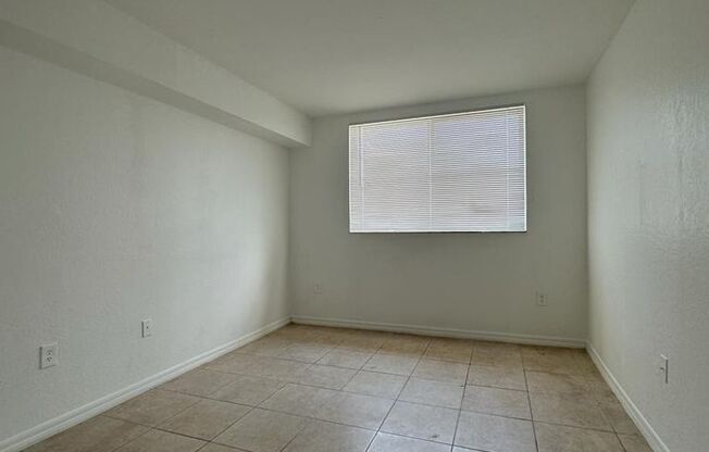 3 beds, 2 baths, 1,079 sqft, $3,200, Unit 13780-301