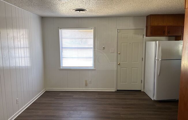 3 beds, 1 bath, $1,025