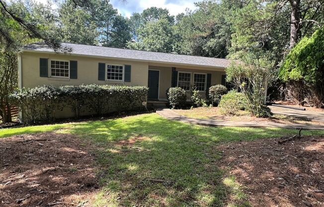 3 bedroom house in Athens!