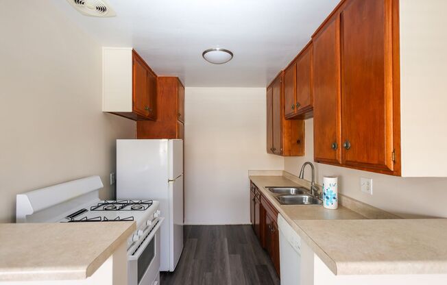 1 bed, 1 bath, $2,195, Unit 24