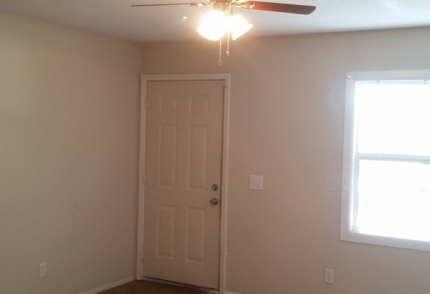 3 beds, 1 bath, $1,175