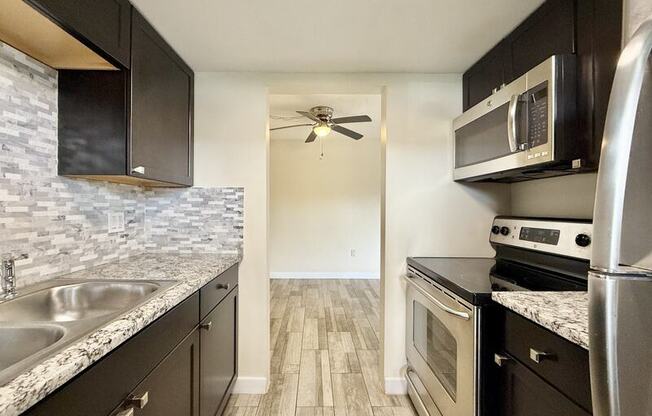 2 N FERNWOOD AVE