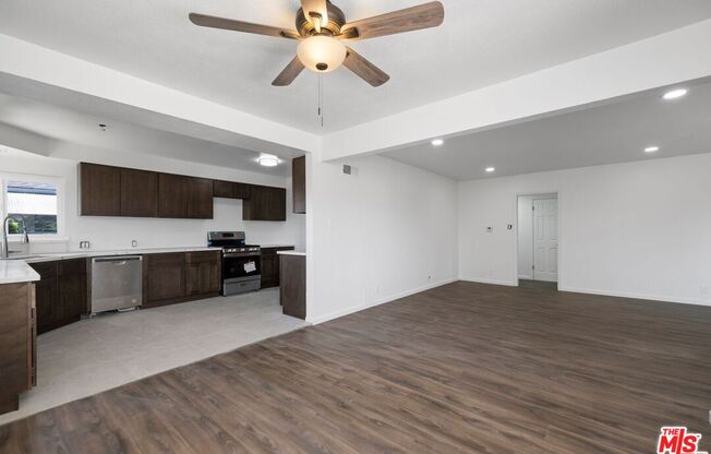 5417 W SLAUSON AVE