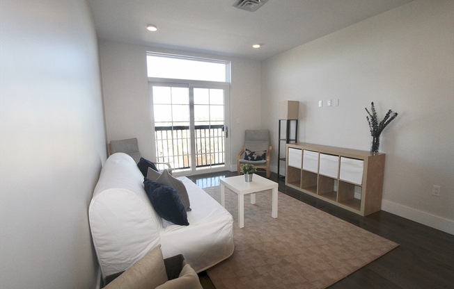 2 beds, 2 baths, 1,180 sqft, $3,900, Unit 308