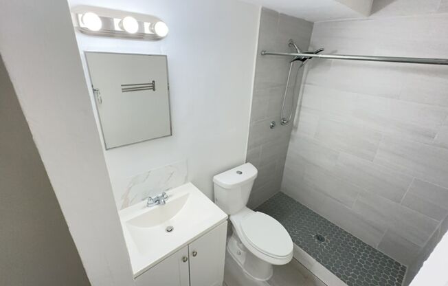 2 beds, 1 bath, 725 sqft, $2,050, Unit AM 4351-21
