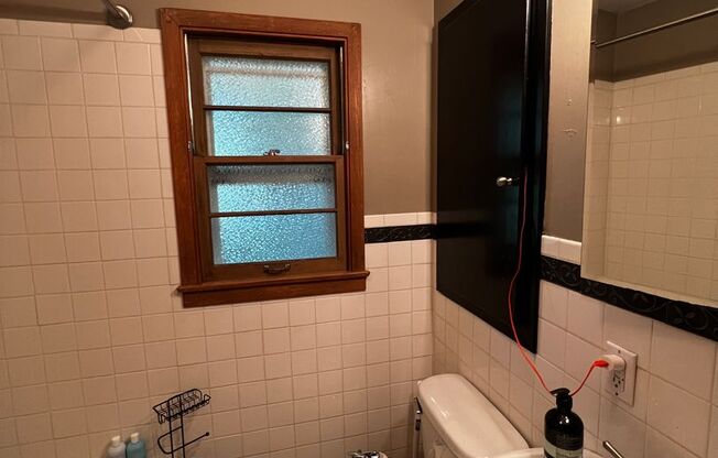 2 beds, 1 bath, $1,500