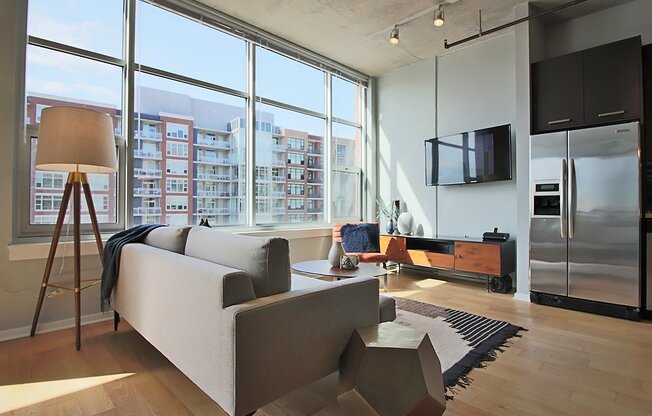 144 W ROOSEVELT RD