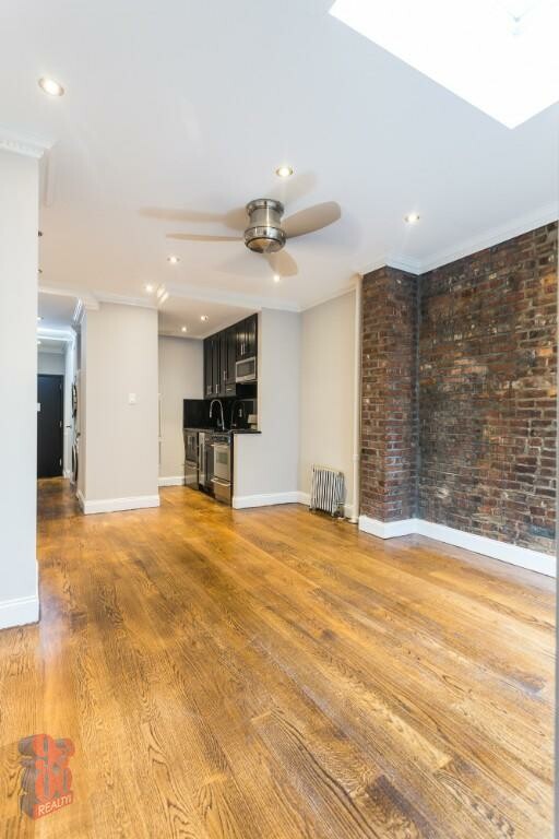 437 W 53RD ST