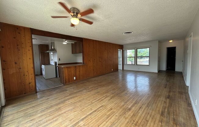 Winnetka 3+2 on cul-de-sac w/spacious backyard!