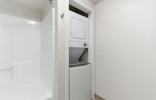 2 beds, 1 bath, 1,044 sqft, $1,675, Unit 507-10